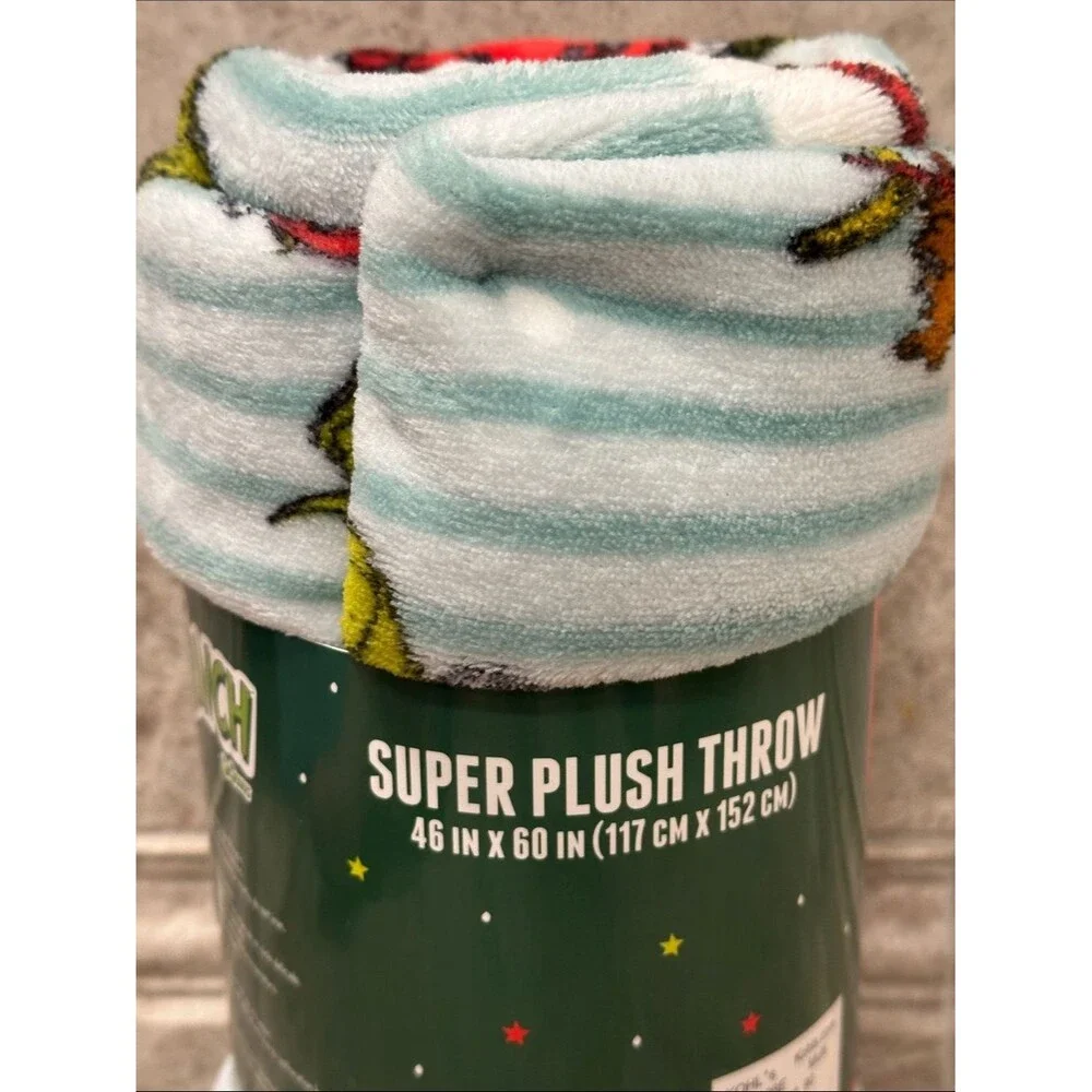 The Grinch Super Plush Throw Blanket NEW Dr Seuss Soft Warm 46” X 60”